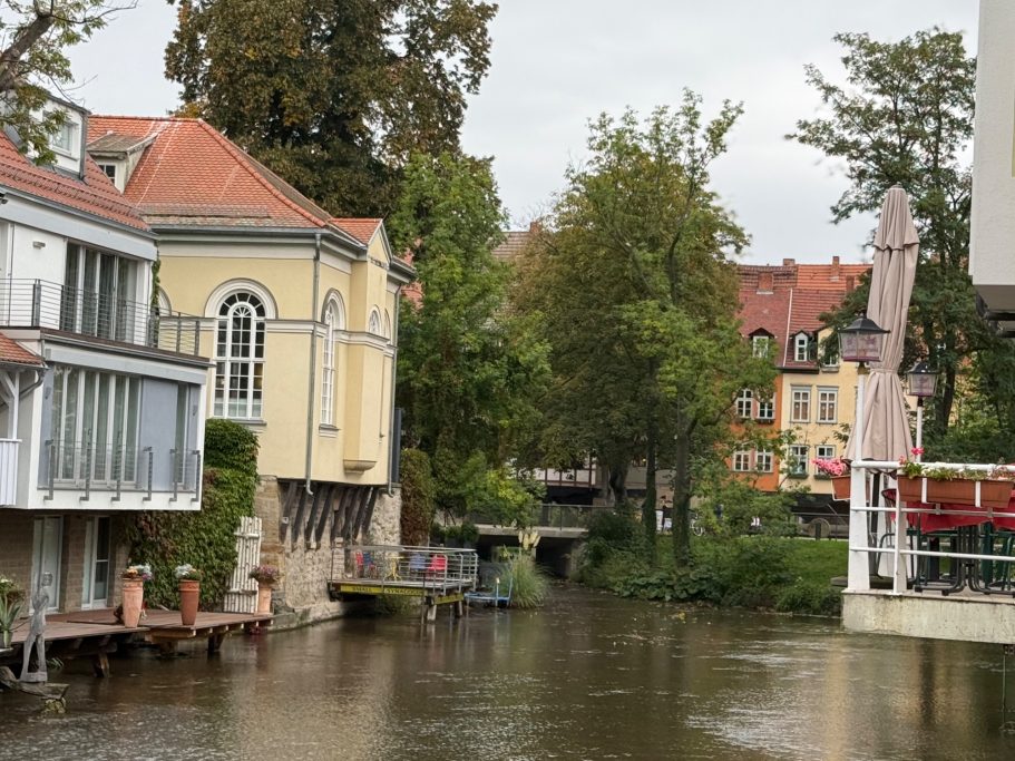 Kleine Synagoge vor der Krämerbrücke Kleine Synagoge vor der Krämerbrücke